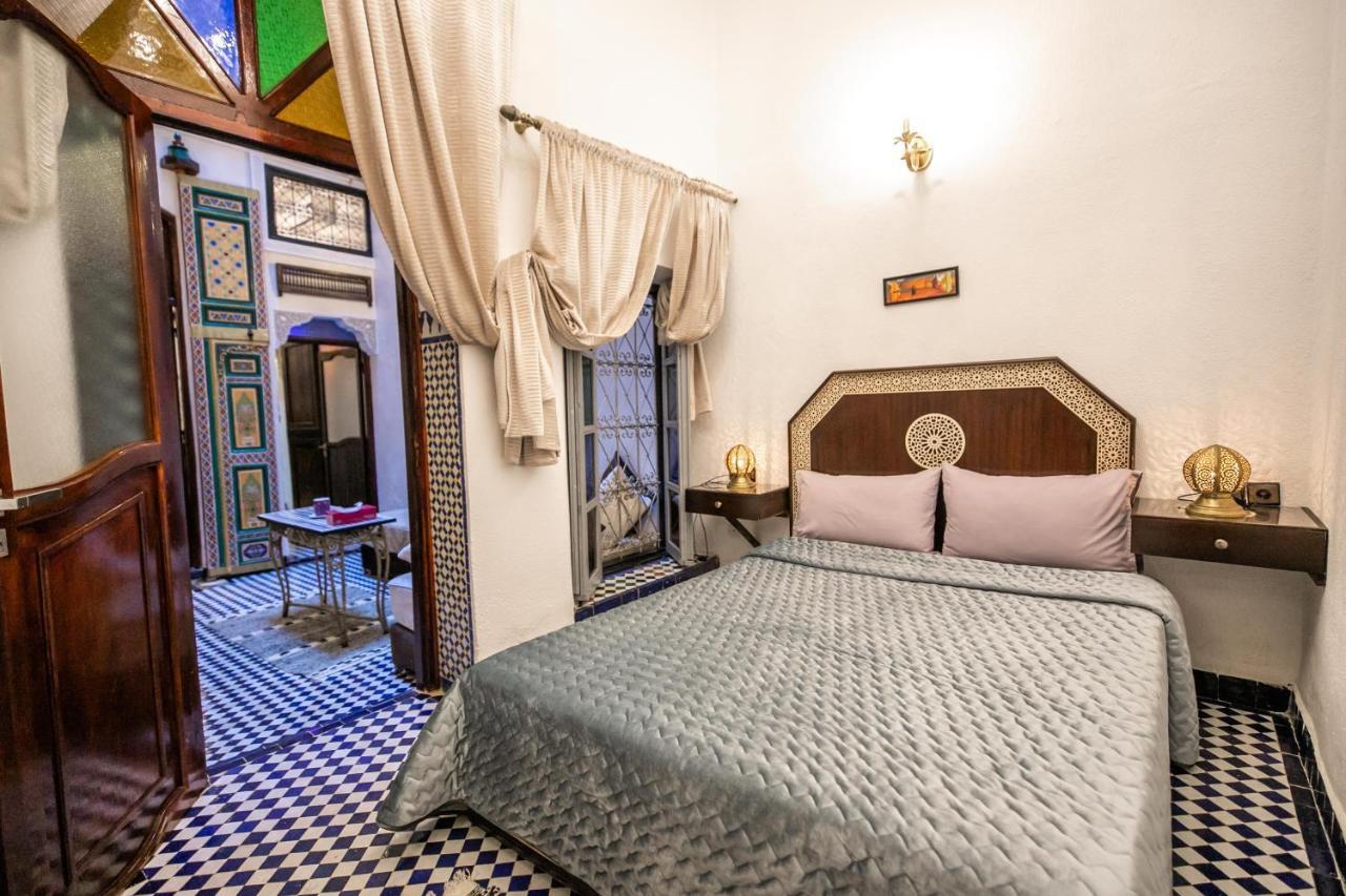 Отель Riad Skilffo Фес Экстерьер фото